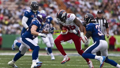 格里芬国家队惊天扣篮惊艳四座 膝伤阴影下职业生涯收入受冲击