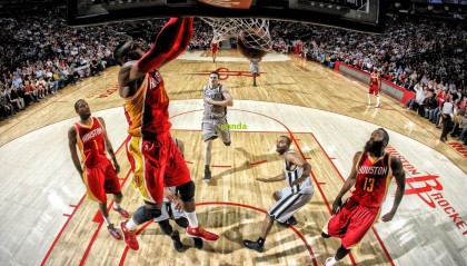 UFC 313巅峰对决，盖基重拳定江山，菲兹耶夫浴血憾负，轻量级格局再起波澜