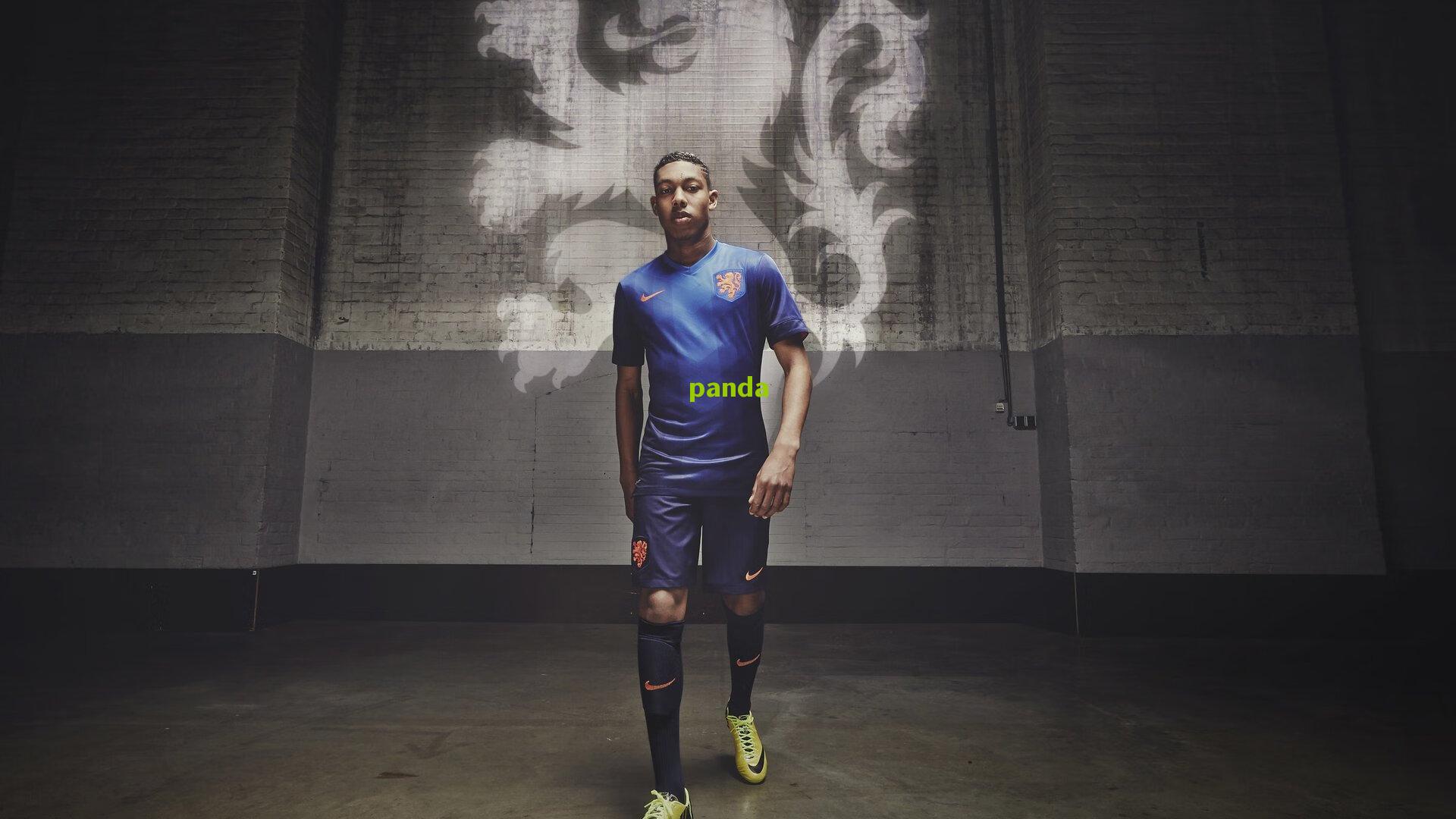 板仓滉加盟阿贾克斯,亚洲足球的里程碑时刻