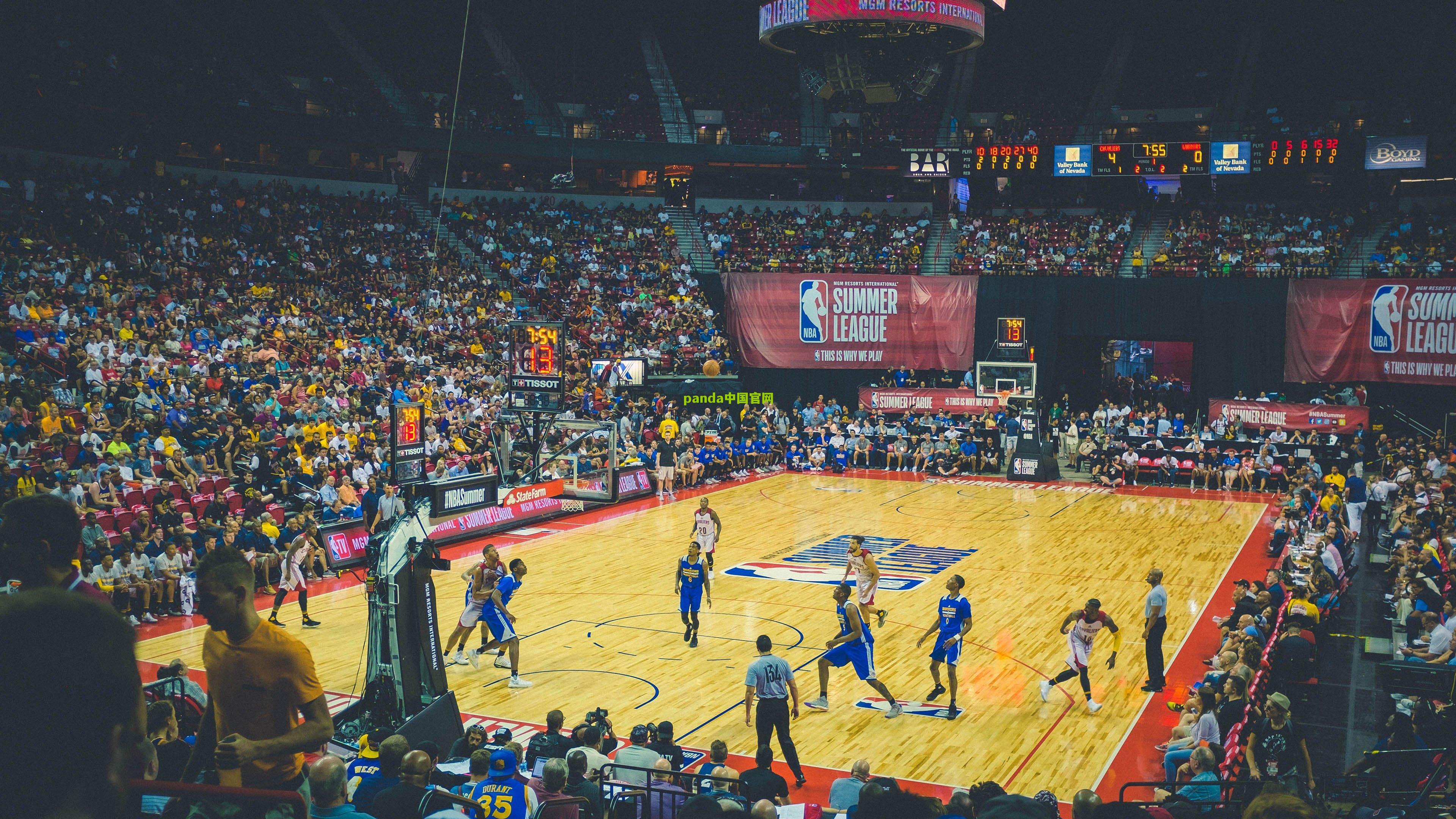 扇动世界！丁苗以无畏胆魄进军国际扇耳光擂台，开创中国格斗新篇章